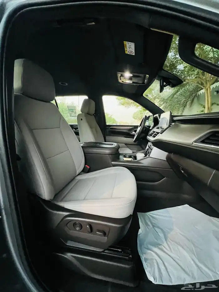 يوكن 2021قصير رمادي SLE 11