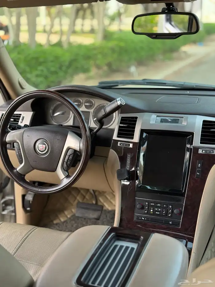 اسكاليد 2013 قصير ابيض لولوي 10