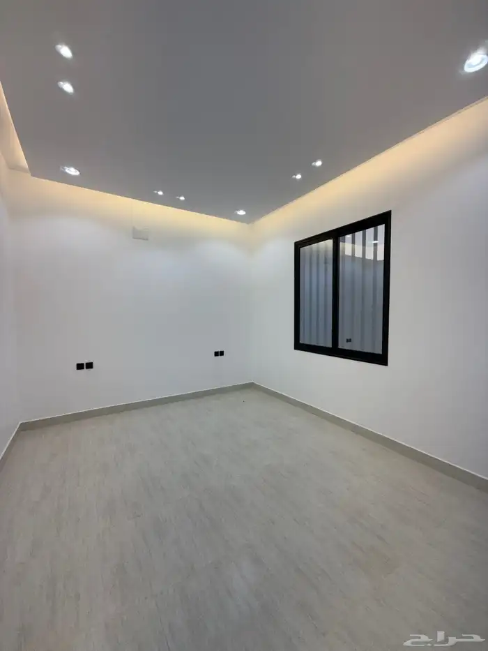 للبيع ارواف علويه وشقق ارضيه تشطيب فندقي ف احد رفيده 37