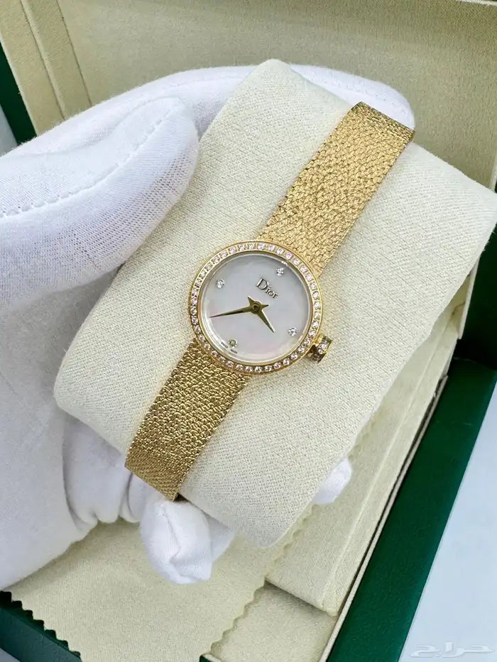 ساعات رجالية ونسائية ماركة 8