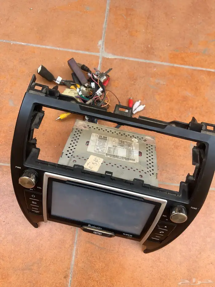 للبيع مسجل كامري كامل شغال وبعض الأحيان يعلق لكن أموره تما 0