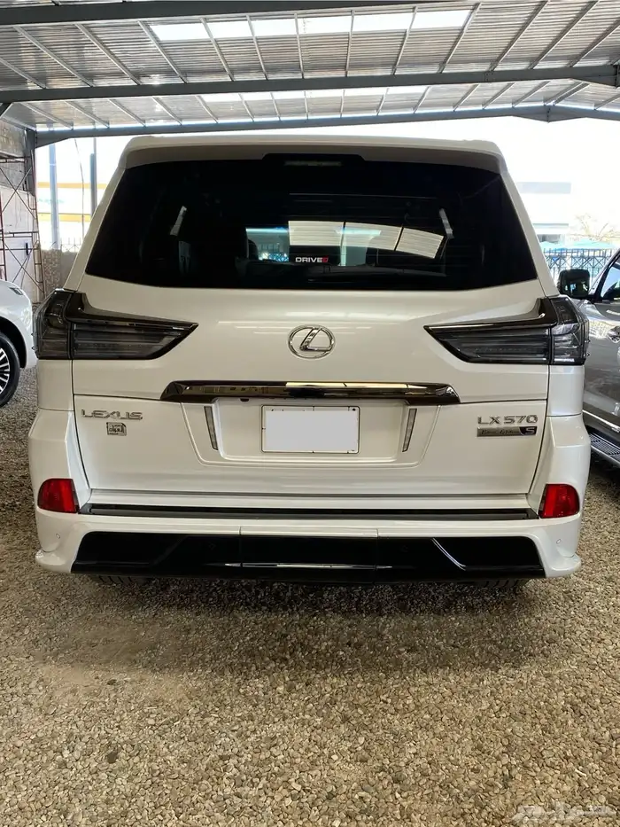 لكزس LX570 2019 بلاك اديشن 3