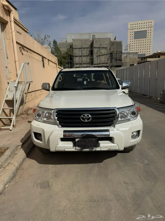 جيب لاندكروزر 2014 9