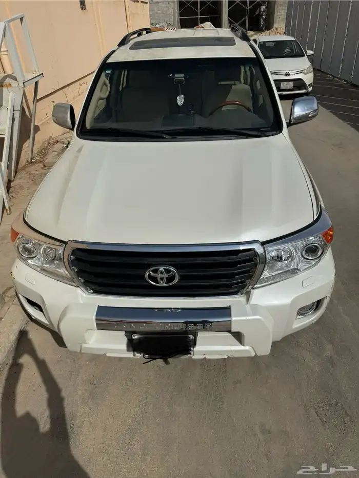 جيب لاندكروزر 2014 0