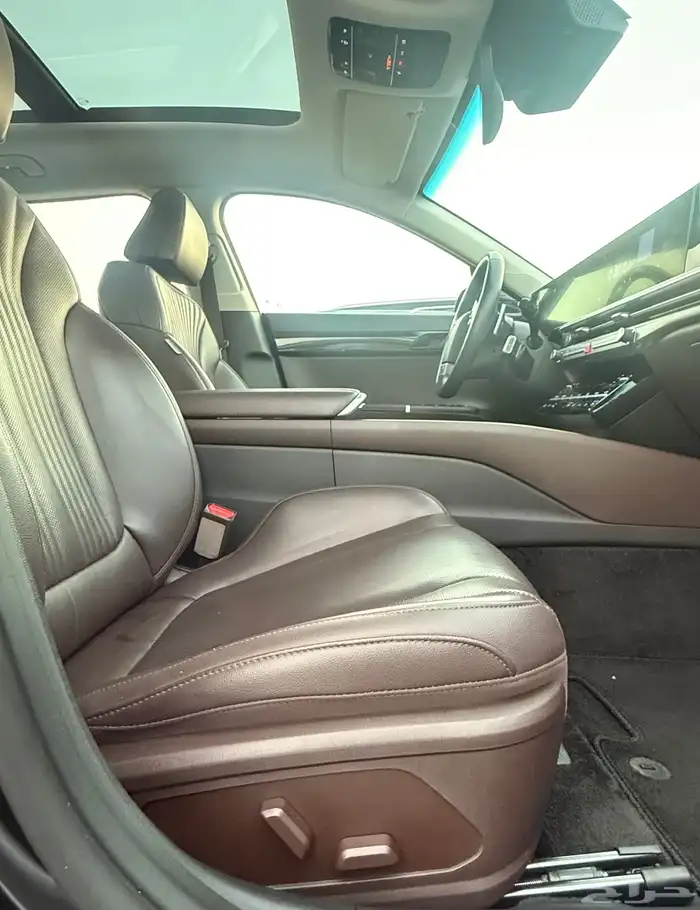 هونداي ازيرا 2023 ( بنزين ) فل كامل شبه جديدة للبيع 11