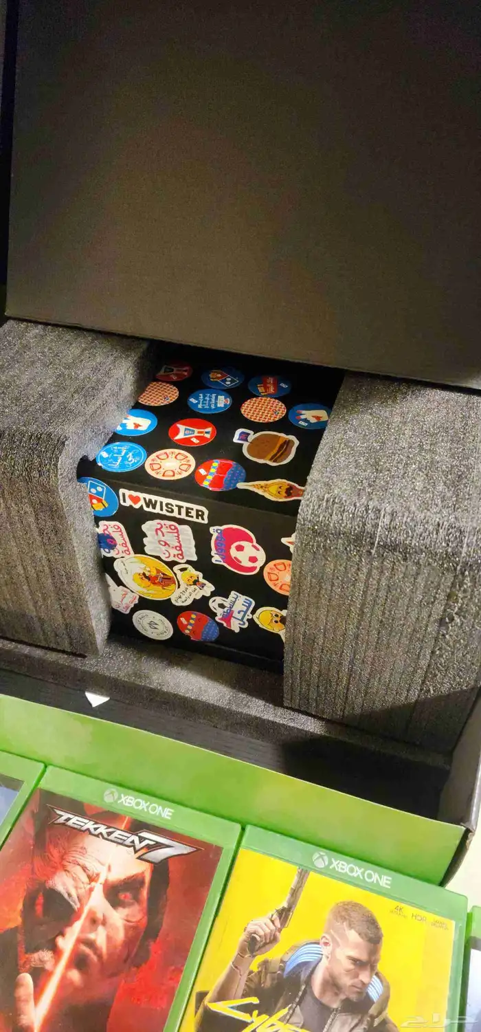 xbox series x مع كامل ملحقاته وأشرطه 1