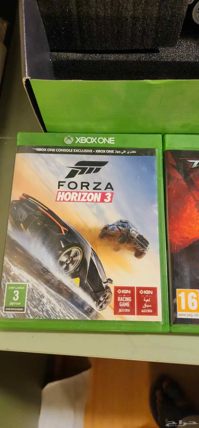 xbox series x مع كامل ملحقاته وأشرطه 3