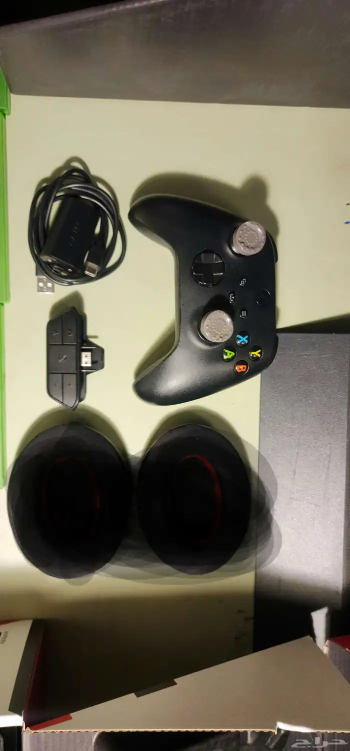 xbox series x مع كامل ملحقاته وأشرطه 2