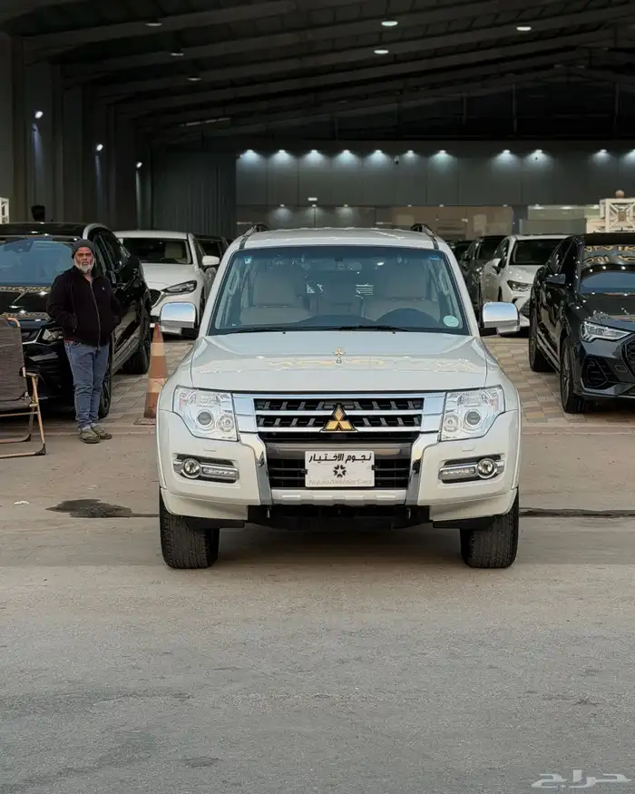 ميستوبيشي باجيرو 2020-فل كامل علامات ذهبيه عداد 35 الف فقط 0