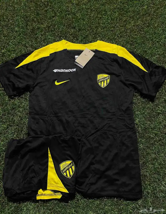 ملابس نادي الاتحاد السعودي خامه ممتازه متوفر طباعه اسماء 1