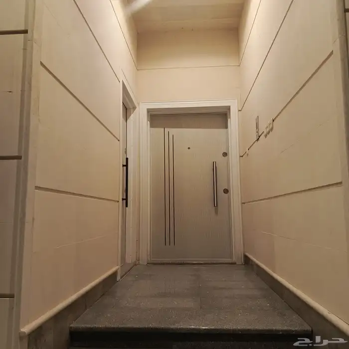 للإيجار شقة فاخرة و جديدة ( حي الجابرة ) 0