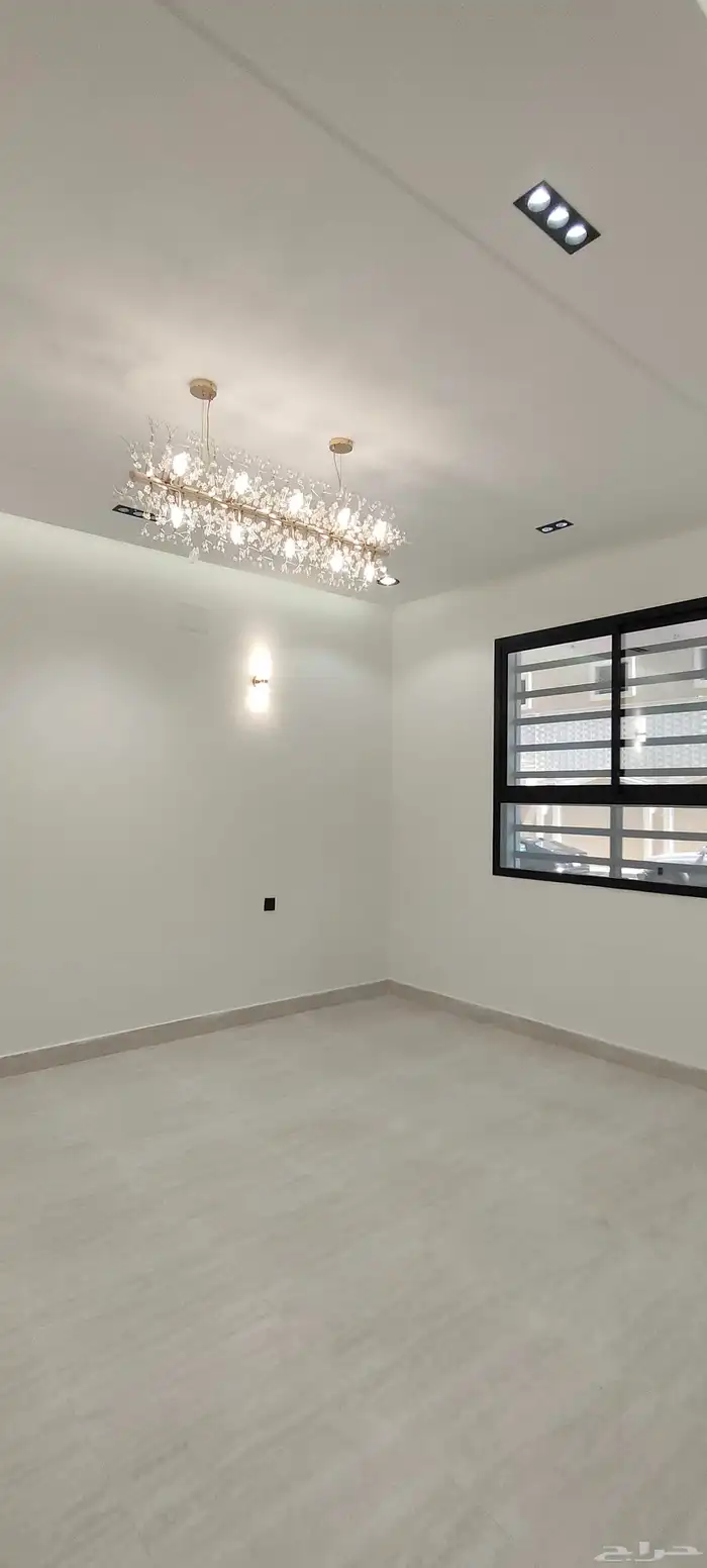 للبيع شقق ارضية وعلويه تشطيب ممتاز موقع مميز بحي الموظفين 25