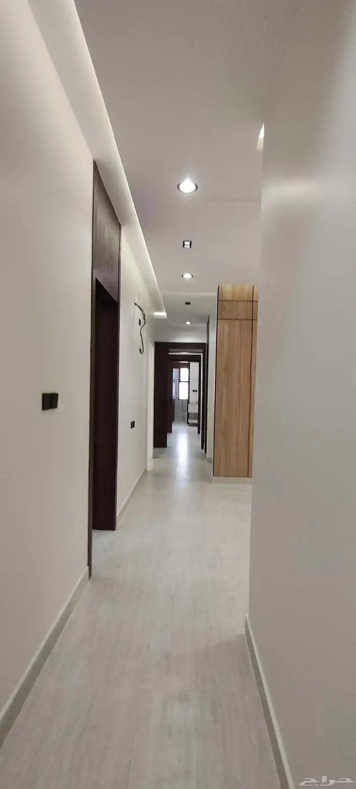 للبيع شقق ارضية وعلويه تشطيب ممتاز موقع مميز بحي الموظفين 26