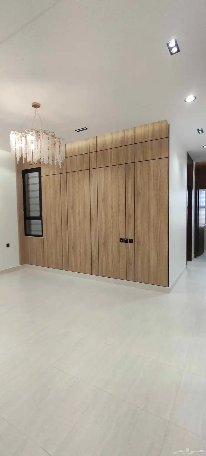 للبيع شقق ارضية وعلويه تشطيب ممتاز موقع مميز بحي الموظفين 5