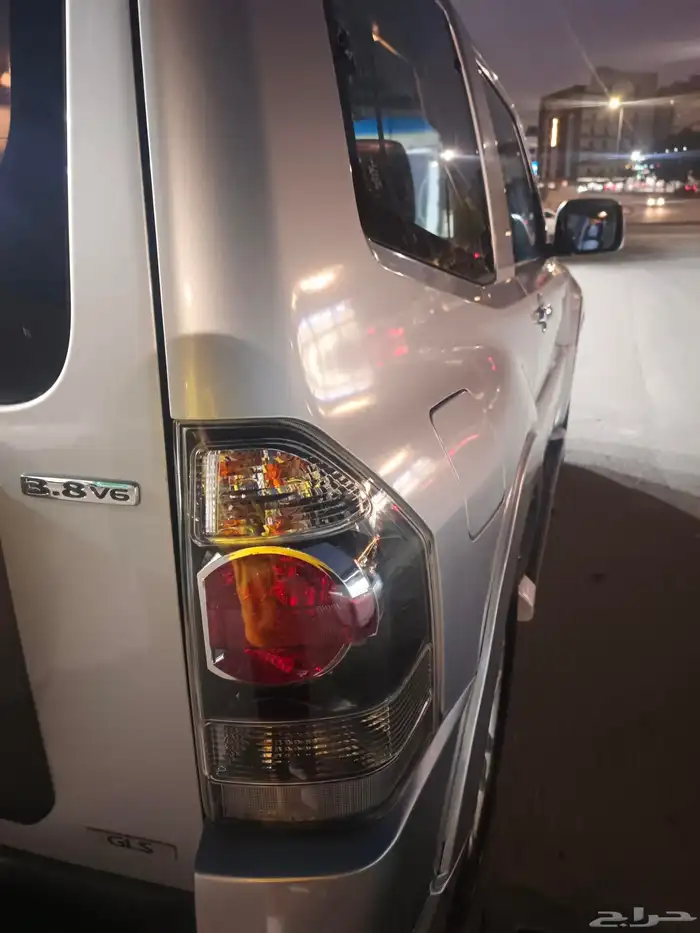 ميتسوبيشي باجيرو ربع 2016 للبيع 12