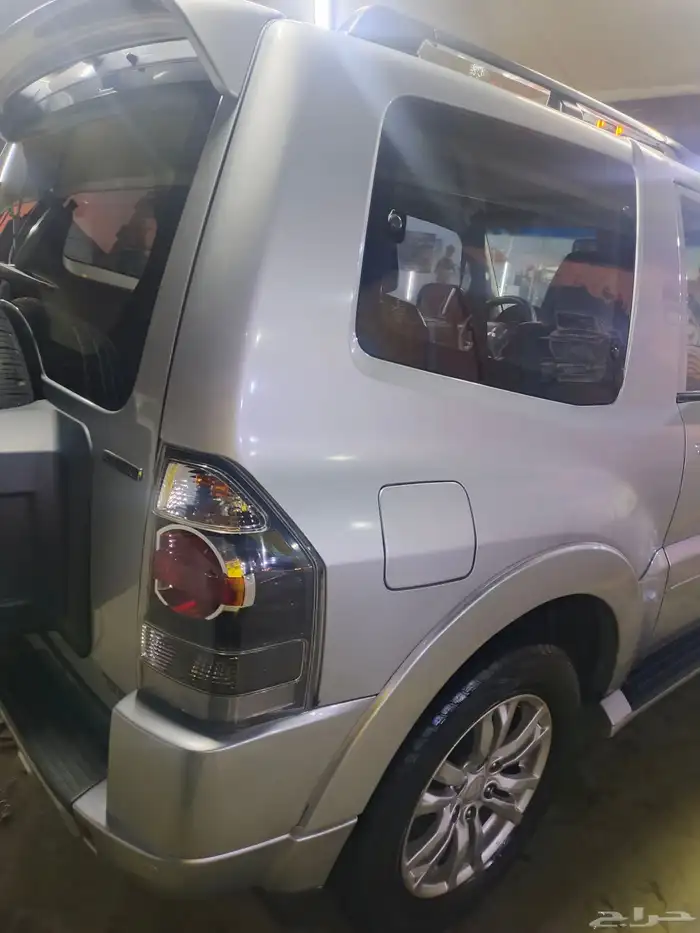 ميتسوبيشي باجيرو ربع 2016 للبيع 8