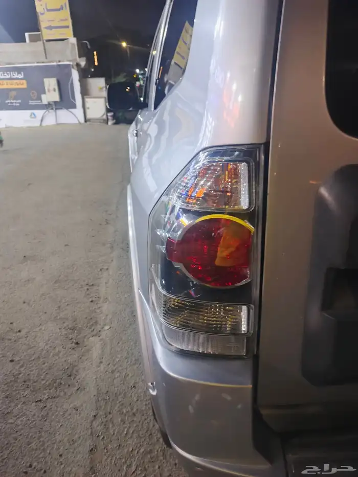 ميتسوبيشي باجيرو ربع 2016 للبيع 11