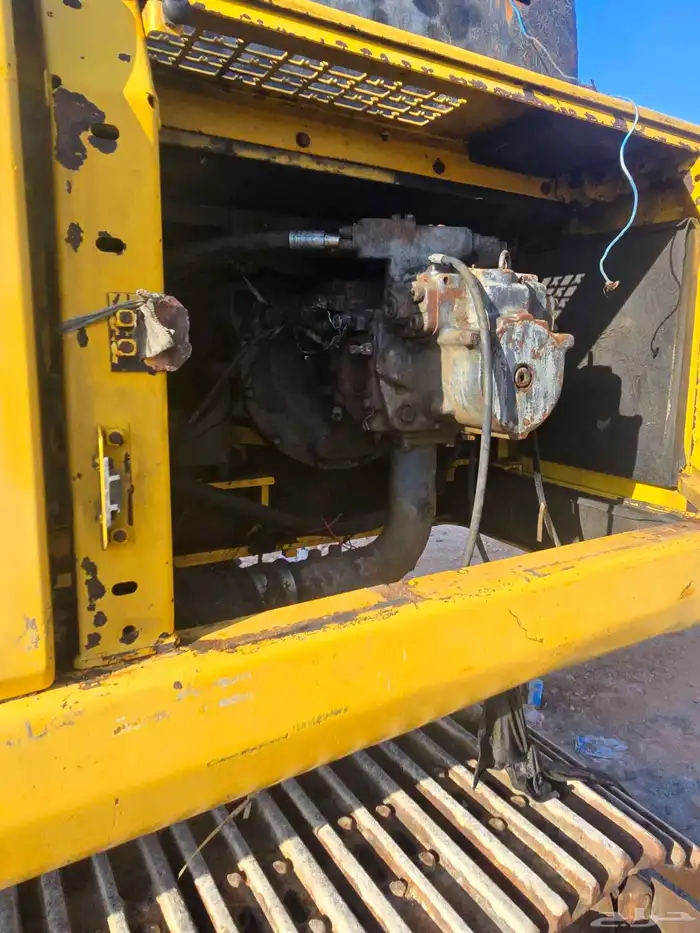 بوكلين كماتسو مديل2012 للبيع او للأجار موقعه طريف الشمال 8