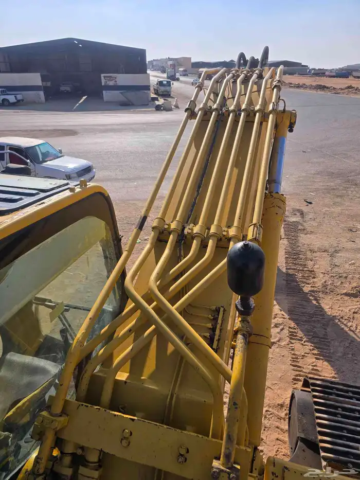 بوكلين كماتسو مديل2012 للبيع او للأجار موقعه طريف الشمال 7