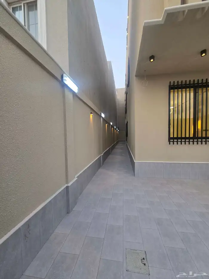 للبيع روف ارضى وعلوى بحوش ومدخل سياره شمال التضامن 1