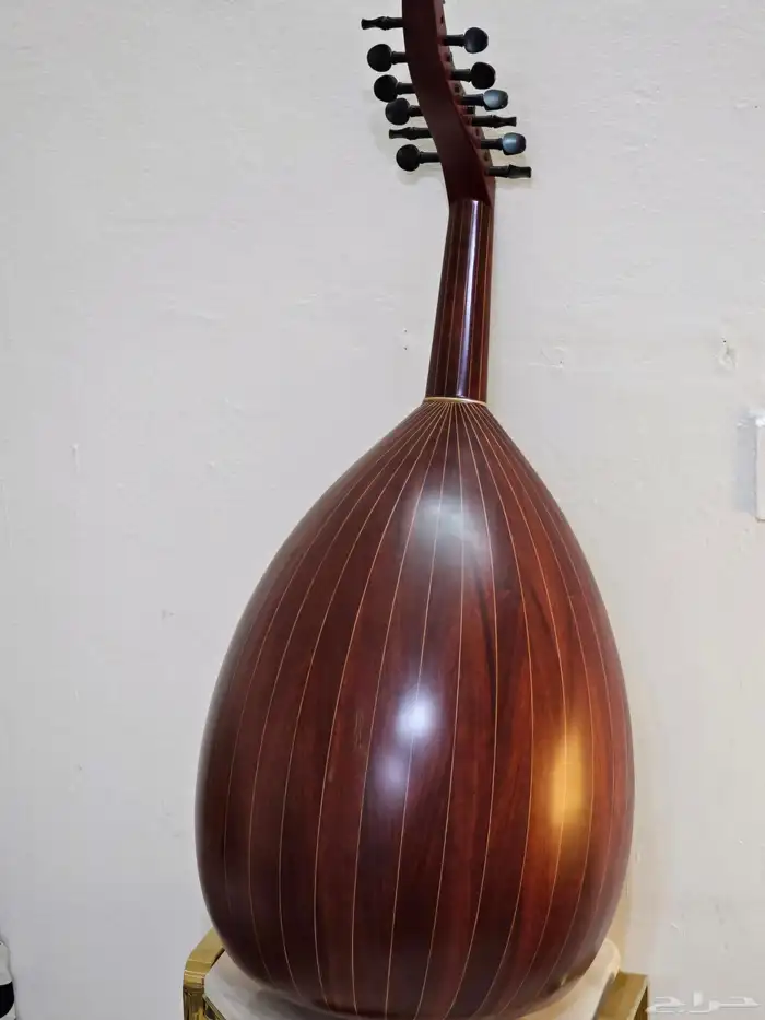 آلة عود موسيقي 0