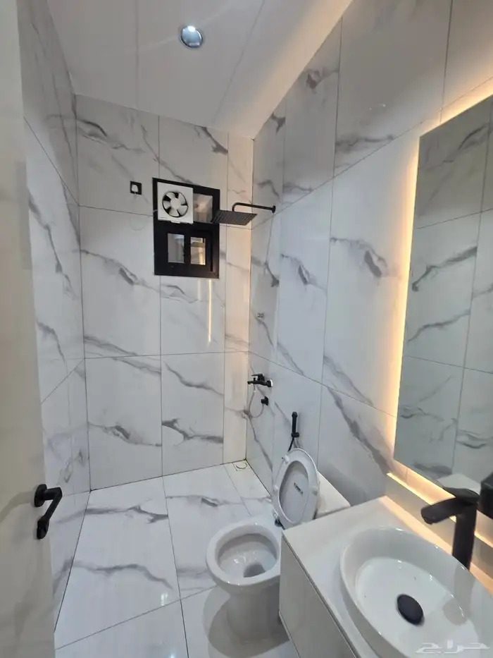 للبيع روف ارضى وعلوى بحوش ومدخل سياره شمال التضامن 41