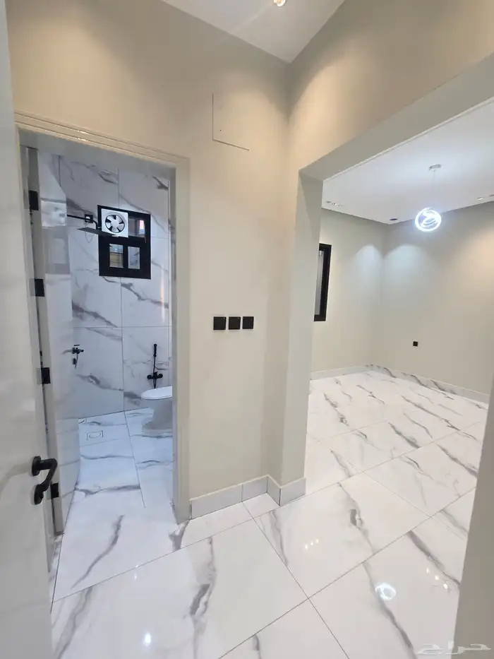 للبيع روف ارضى وعلوى بحوش ومدخل سياره شمال التضامن 36