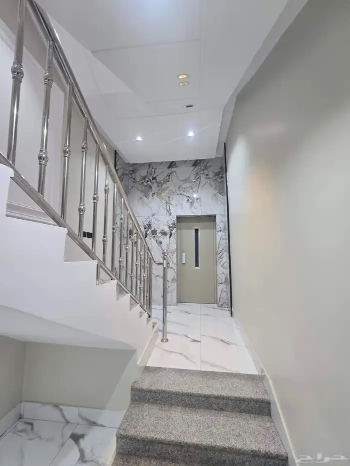 للبيع روف ارضى وعلوى بحوش ومدخل سياره شمال التضامن 23