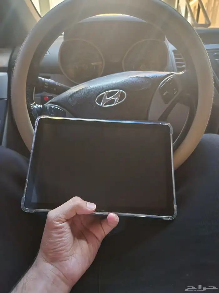 ايباد للبيع المساحه 128 و6 غيغا رام لم يستخدم الا ثلاث مرات 1