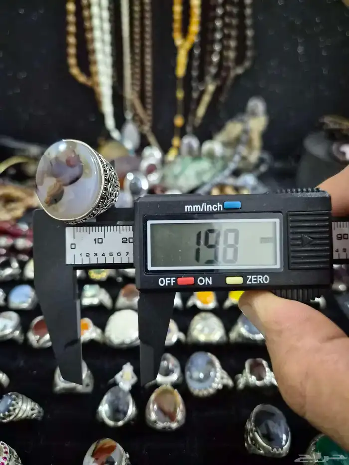 خاتم بحجر عقيق مصور وجه 5