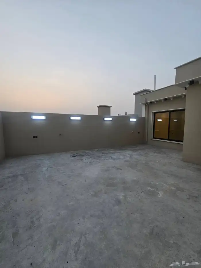 للبيع روف ارضى وعلوى بحوش ومدخل سياره شمال التضامن 45