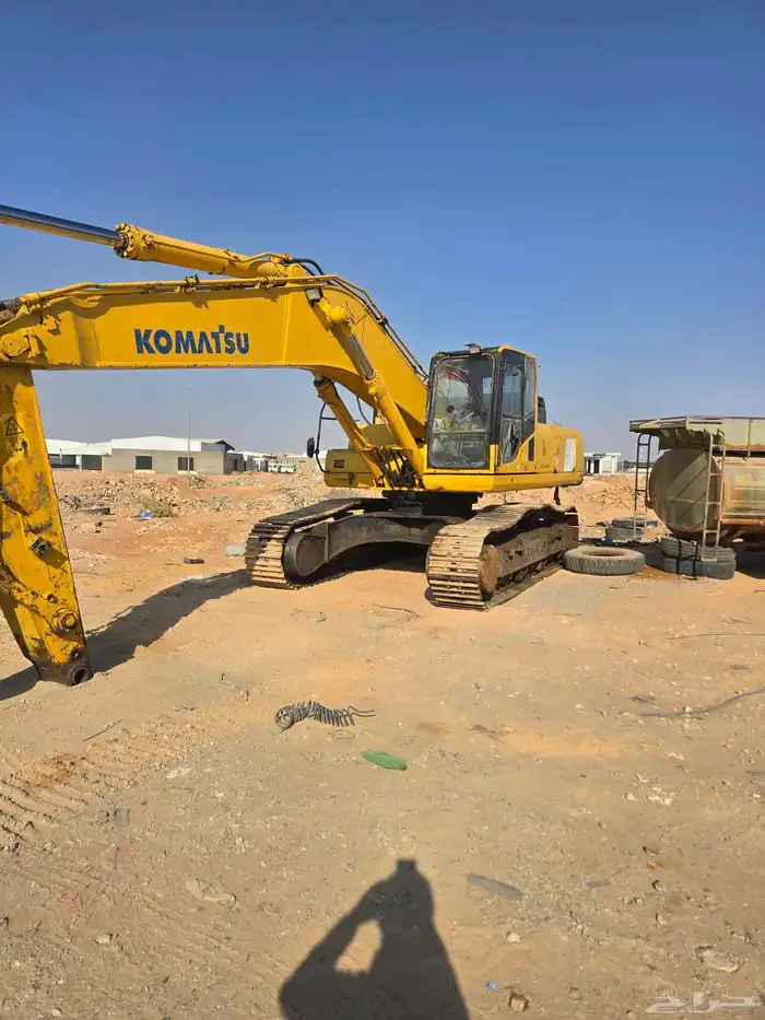 بوكلين كماتسو مديل2012 للبيع او للأجار موقعه طريف الشمال 0