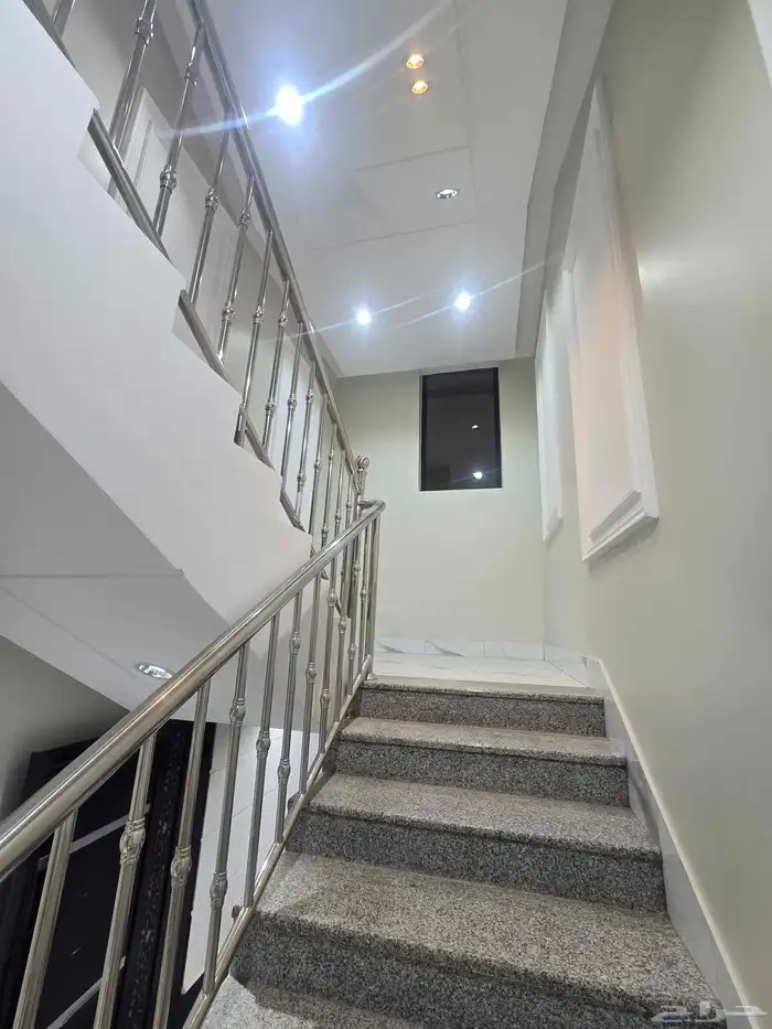 للبيع روف ارضى وعلوى بحوش ومدخل سياره شمال التضامن 24