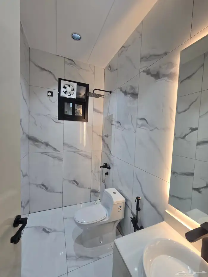 للبيع روف ارضى وعلوى بحوش ومدخل سياره شمال التضامن 16