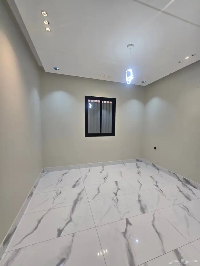 للبيع روف ارضى وعلوى بحوش ومدخل سياره شمال التضامن 42