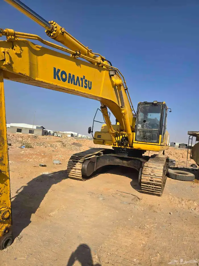 بوكلين كماتسو مديل2012 للبيع او للأجار موقعه طريف الشمال 3