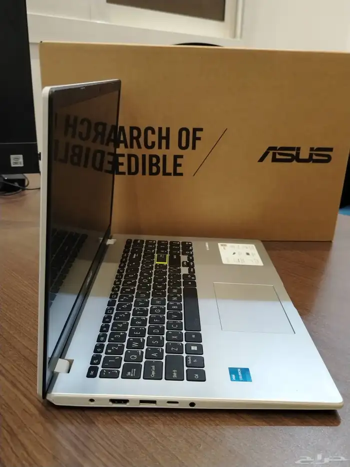 عدد 2 لاب aasus استخدام مكتب اقل من شهر سعر الجهازين 1800 2