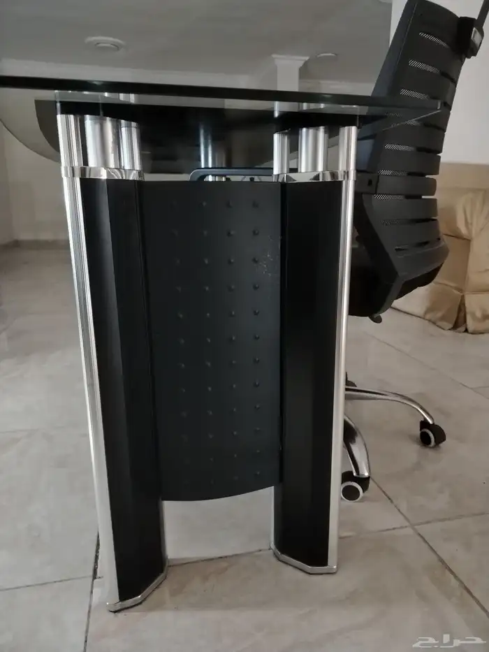 مكتب فاخر   كرسي دوار استخدام بسيط فقط 250 ريال 0