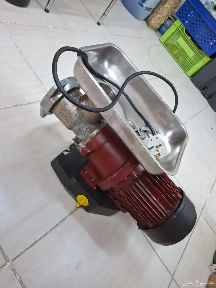 فرامة لحم كبيرة حق مطاعم وجزارة ايطالي 2