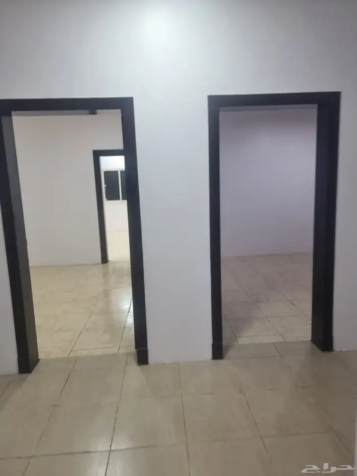 للاجار شقة حي بدر حرف أ دور اول خمس غرف 25الف دفعات 1