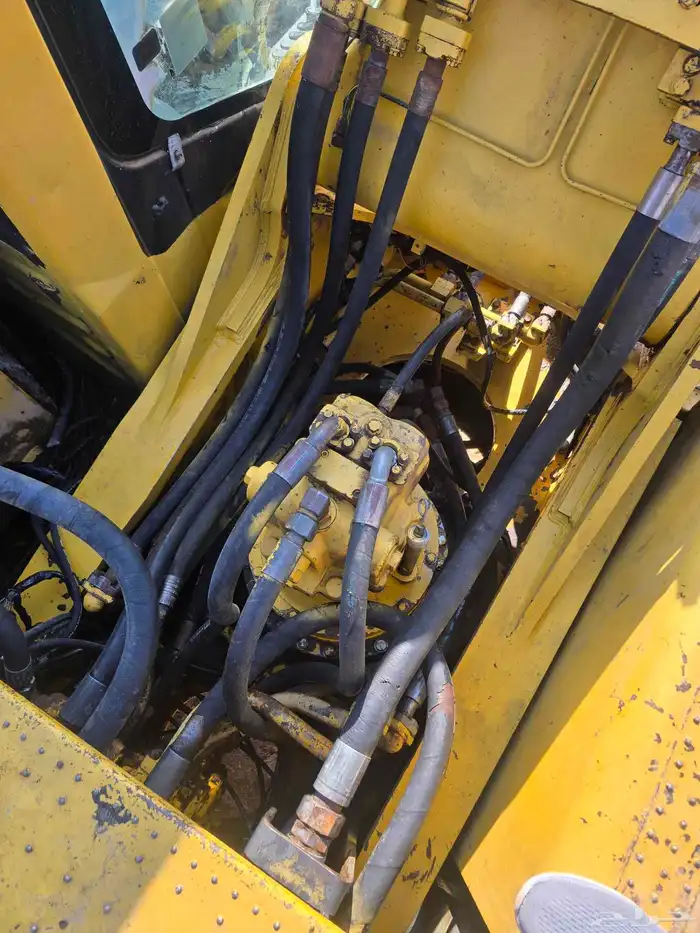 بوكلين كماتسو مديل2012 للبيع او للأجار موقعه طريف الشمال 6