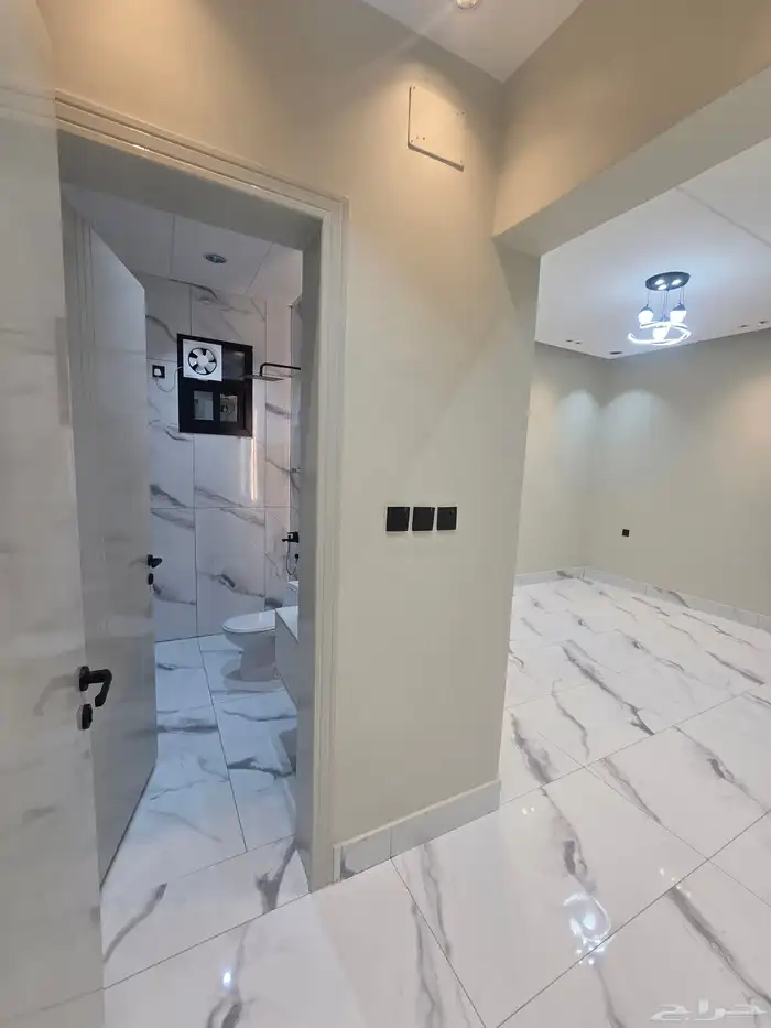 للبيع روف ارضى وعلوى بحوش ومدخل سياره شمال التضامن 15