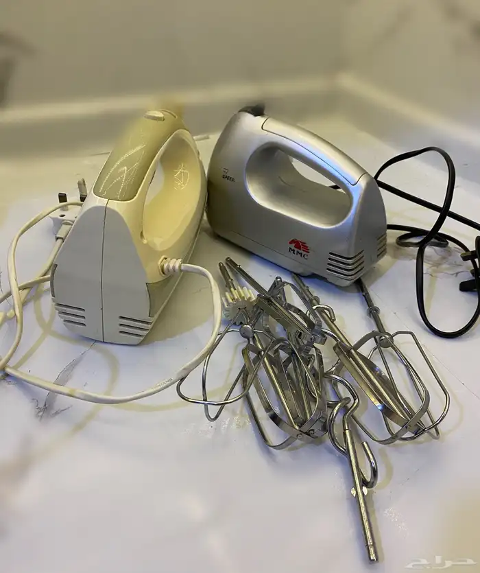 معي 2 مضرب خلاط يدوي كهربائي شغالات ومستعملات.. للبيع ب30 1