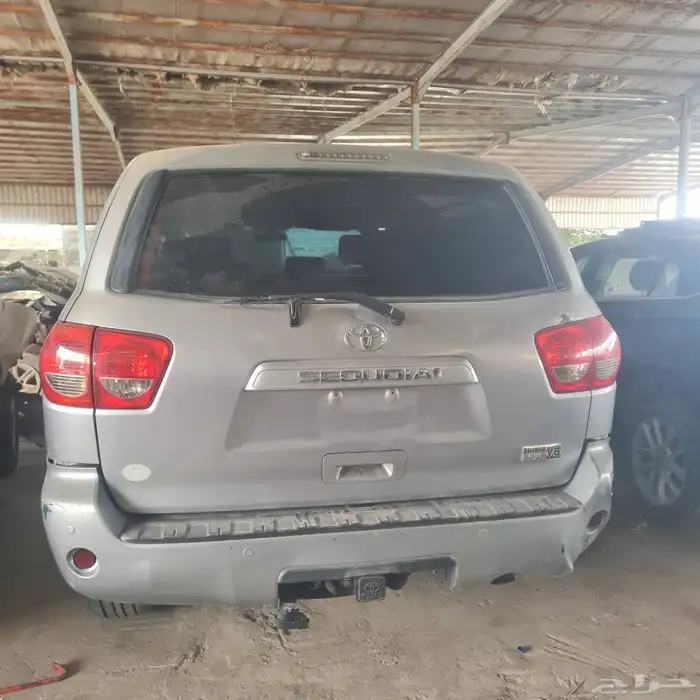 تويوتا سكويا مديل 2011للبيع قطع غيار فقط 2