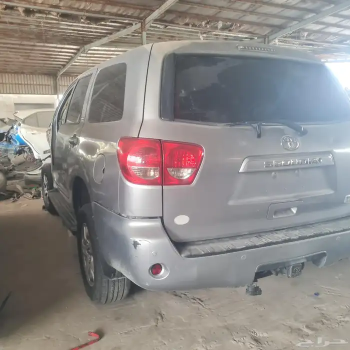 تويوتا سكويا مديل 2011للبيع قطع غيار فقط 1