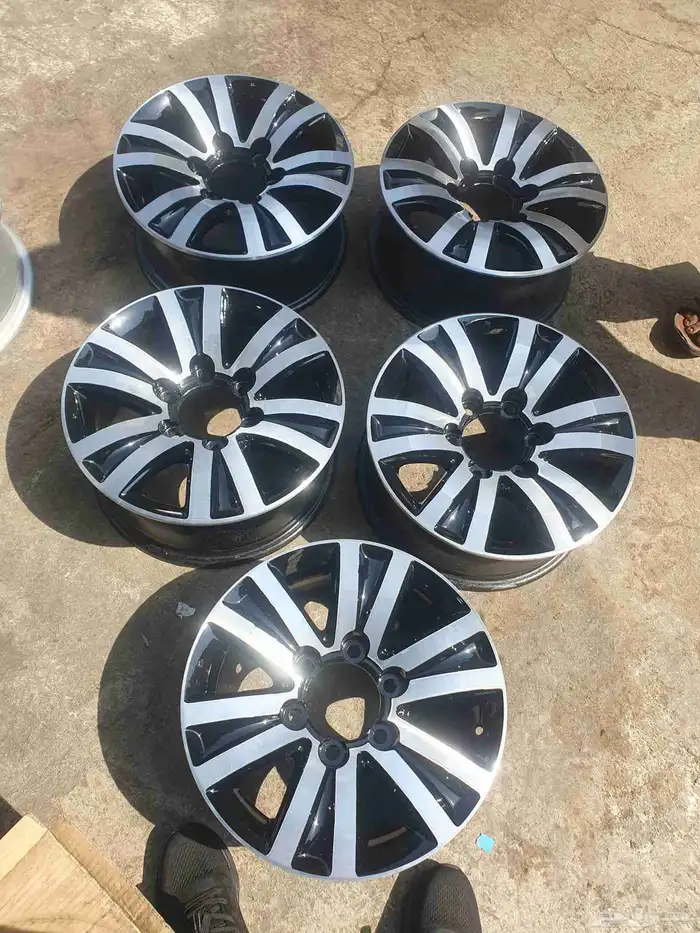 جنوط فورشينر وتركب ع البرادو اصلي وكاله مقاس 17 مستعمل نظيف 1