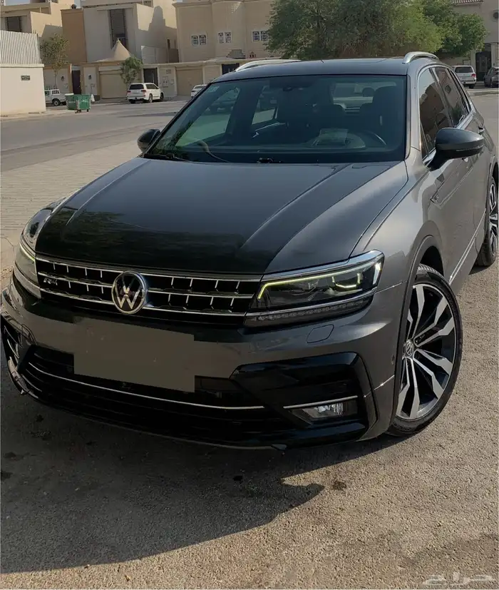 فوكس وأجن يتجوان 2019 R line 1