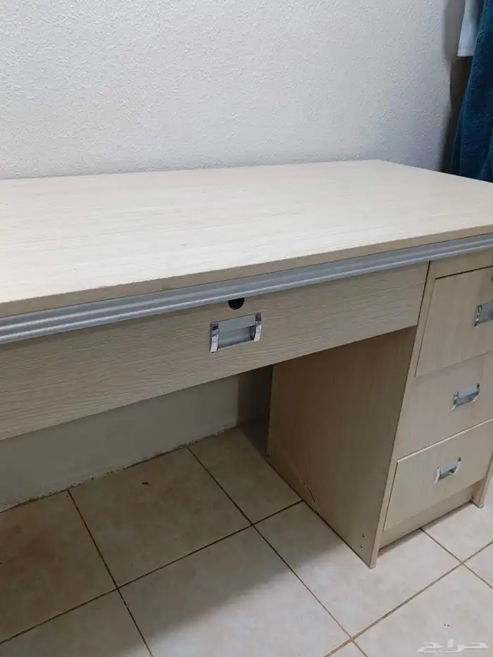 مكتب طاولة وكرسي 1