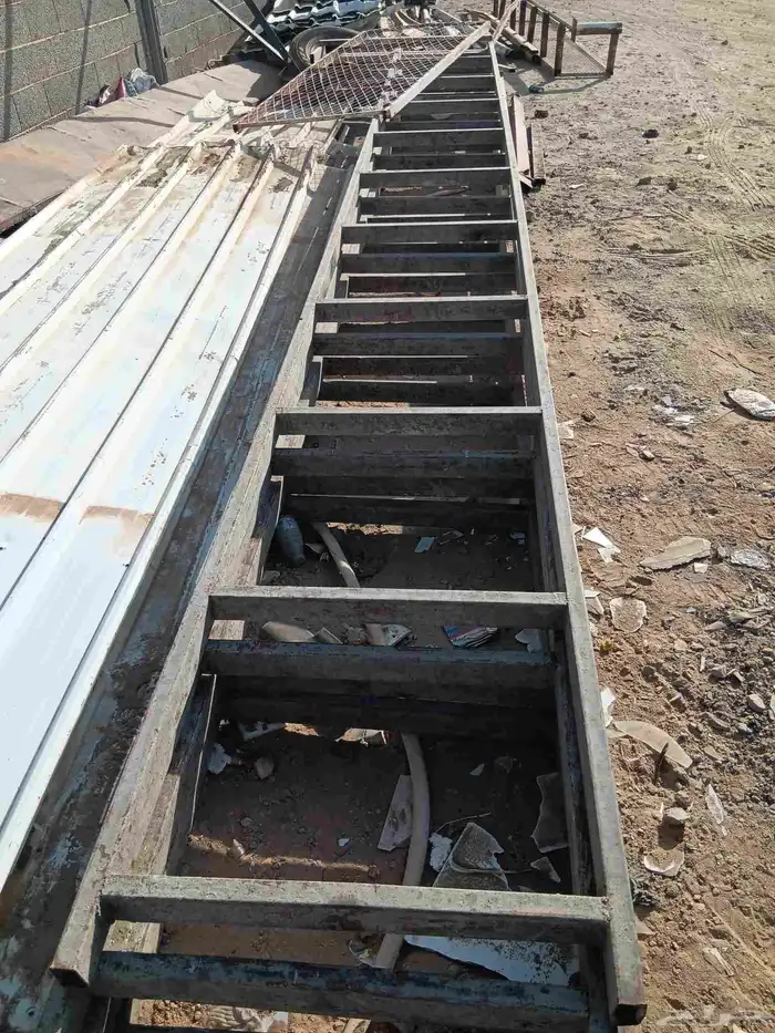 سلالم حديد. بالوزن. 0