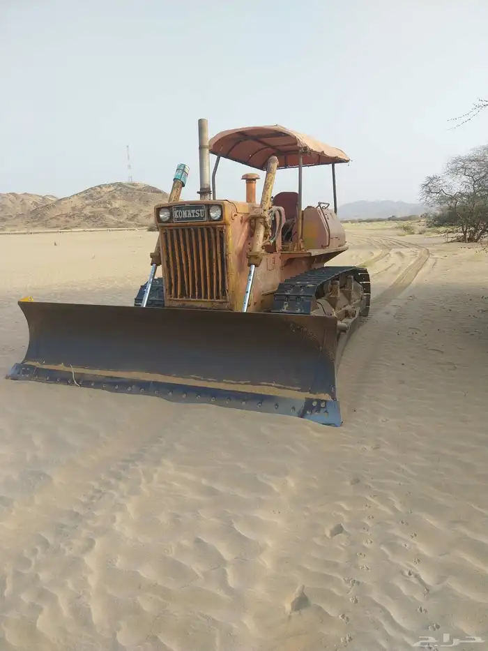 دركتل كوماتسو 16 قير ومكينه بلد مانفكت وجنازير على الشرط 1